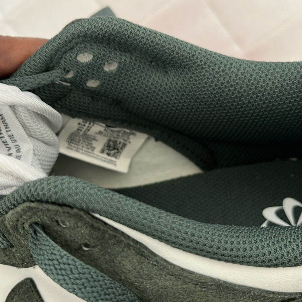 NWT Women’s Nike Dunk Low Green and White Sneakers - Picture 8 of 14